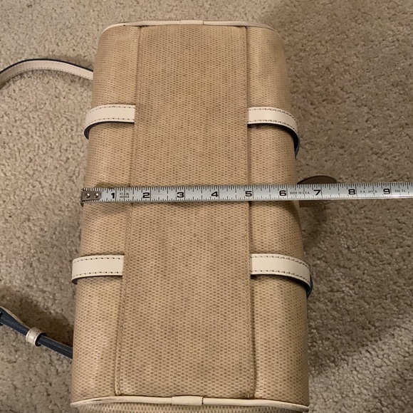 Dooney & Bourke Cream/Tan Panama Barrel Bag With Adjustable Crossbody Strap NWOT - Picture 9 of 17